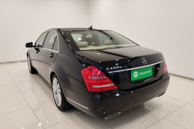 奔驰S级 2012款 S 400 L HYBRID Grand Edition车身外观5