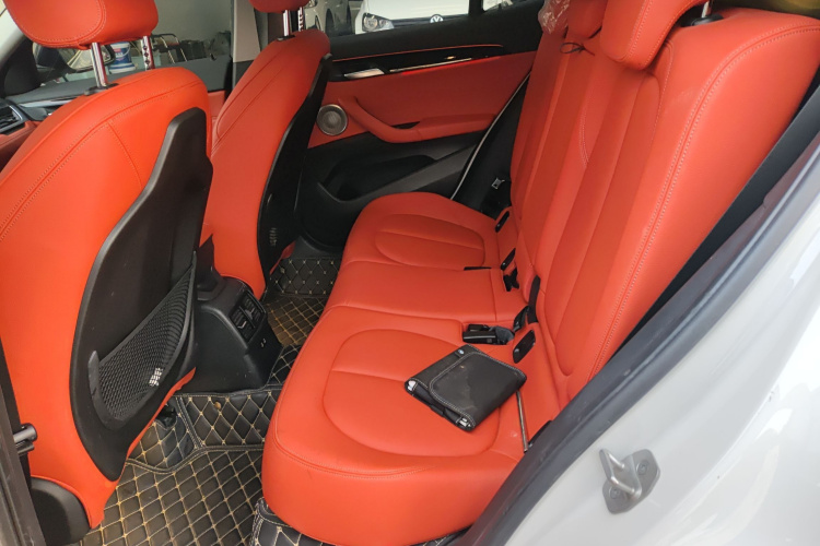 宝马X2 2023款 sDrive25i M运动曜夜版中控内饰21