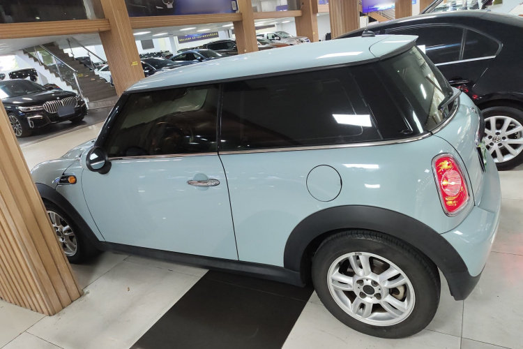 MINI 2011款 1.6L ONE车身外观4