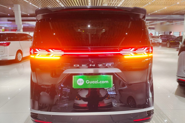 腾势D9 2022款 DM-i 1040 尊贵型车身外观6005