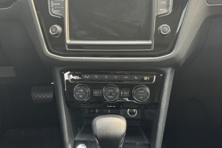 大众 途观L 2018款 380TSI 自动四驱豪华版中控内饰7005