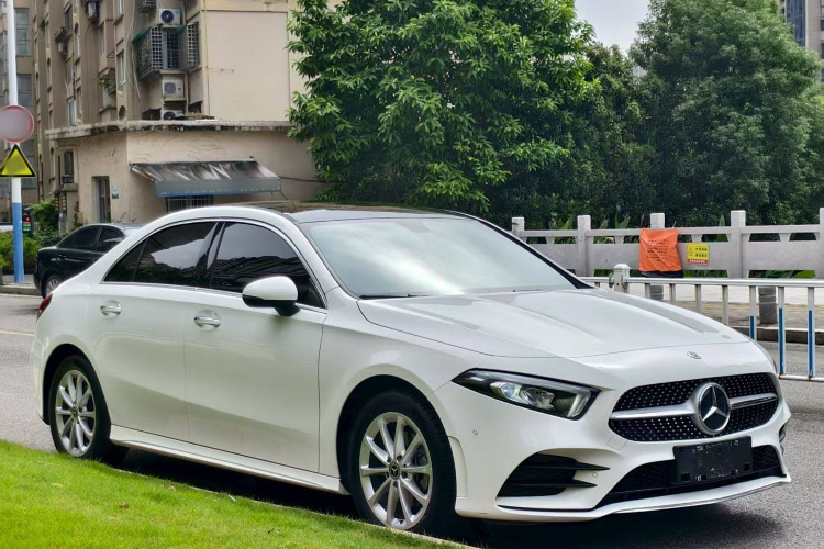 奔驰A级 2021款 A 200 L 运动轿车动感型车身外观6001