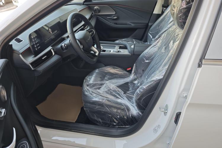 奇瑞 艾瑞泽8 2022款 1.6T DCT逸中控内饰7005