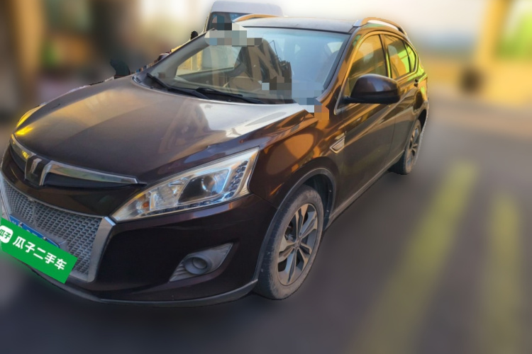 纳智捷 优6 SUV 2015款 1.8T 新创升级型车身外观1