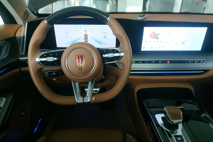 红旗H9 2024款 2.0T 旗畅 私享风尚版中控内饰13