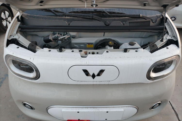 五菱汽车 宏光MINIEV 2024款 第三代 215km 青春版机舱底盘24