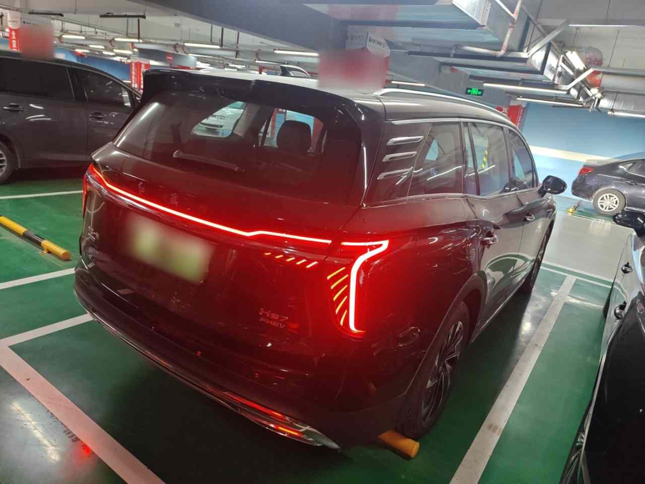 红旗HS7 PHEV 2024款 2.0T PHEV 四驱旗畅版 6座(5)