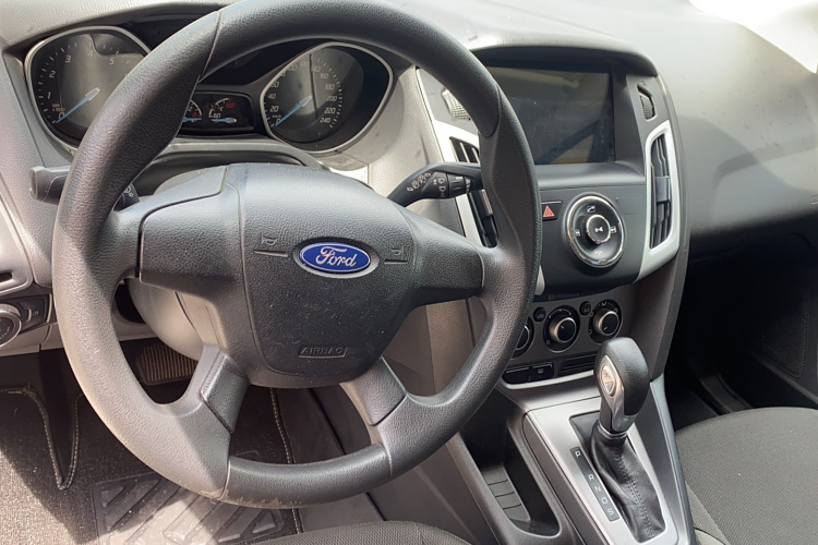 福特 福克斯 2012款 两厢 1.6L 自动舒适型局部细节13