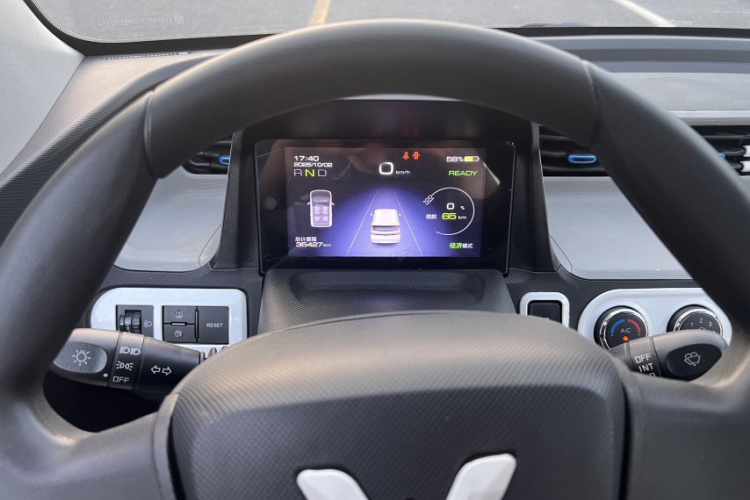 五菱汽车 宏光MINIEV 2020款 自在款 磷酸铁锂中控内饰7011