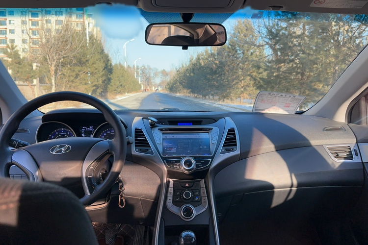 现代 朗动 2015款 1.6L 手动时尚型中控内饰7003