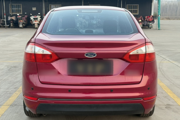 福特 嘉年华 2013款 三厢 1.5L 手动风尚型车身外观6002