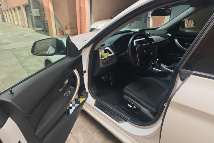 宝马3系GT 2017款 320i 时尚型中控内饰20