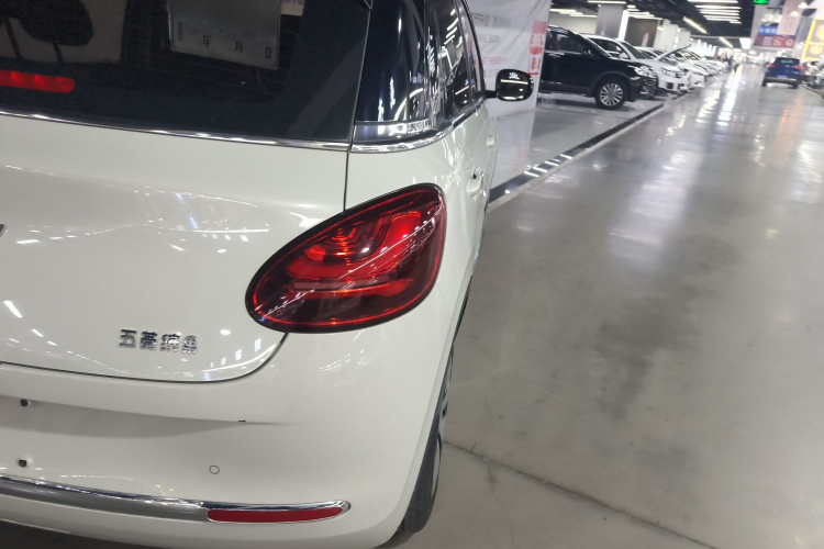 五菱汽车 五菱缤果 2023款 333km 灵犀互联款车身外观6006