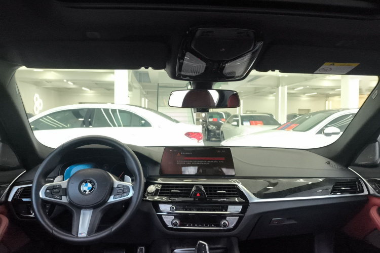 宝马5系 2019款 改款 530Li 领先型 M运动套装中控内饰7002