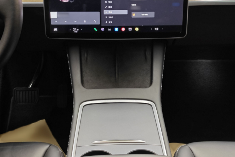 特斯拉 Model Y 2021款 标准续航后驱版局部细节16