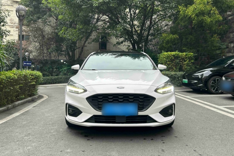 福特 福克斯 2020款 三厢 EcoBoost 180 自动ST Line车身外观6004