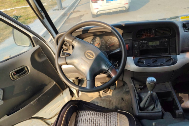 金杯 海狮 2014款 2.0L第五代快运王商务型4G21B中控内饰13