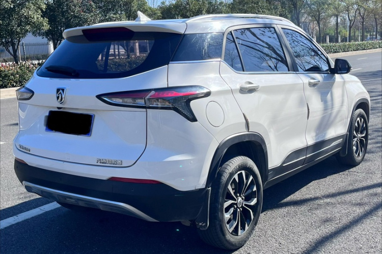 宝骏510 2017款 1.5L 手动豪华型车身外观6006