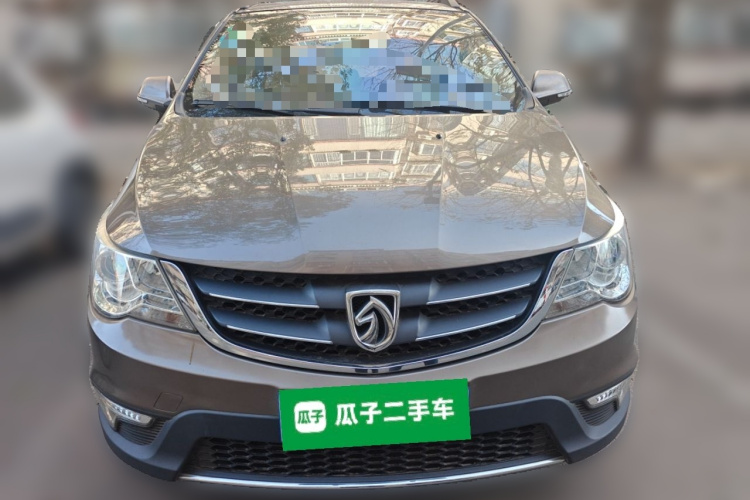 宝骏730 2014款 1.5L 手动舒适ESP版 7座车身外观6001