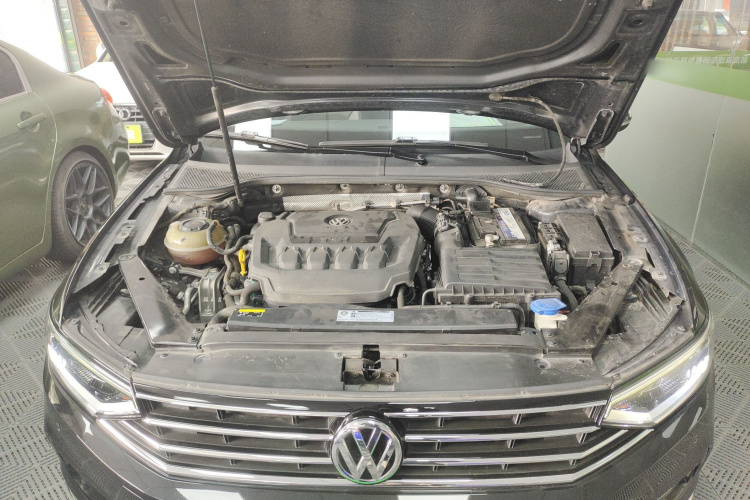 大众 迈腾 2020款 330TSI DSG 豪华型机舱底盘24