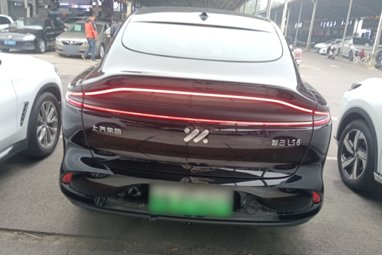 智己汽车 智己LS6 2023款 Max 长续航版车身外观6
