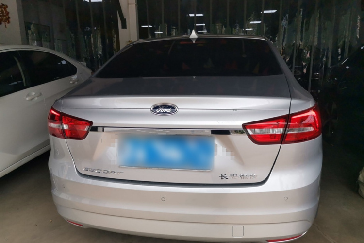 福特 福睿斯 2017款 幸福版 1.5L 自动时尚型车身外观6