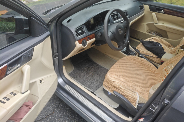 大众 朗逸 2014款 1.6L 自动运动版中控内饰20