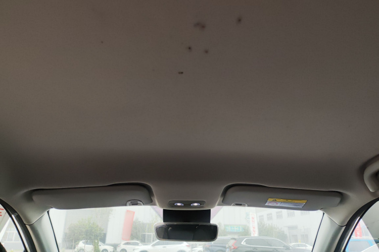 哪吒汽车 哪吒V 2021款 标准续航娱乐版升级型中控内饰22