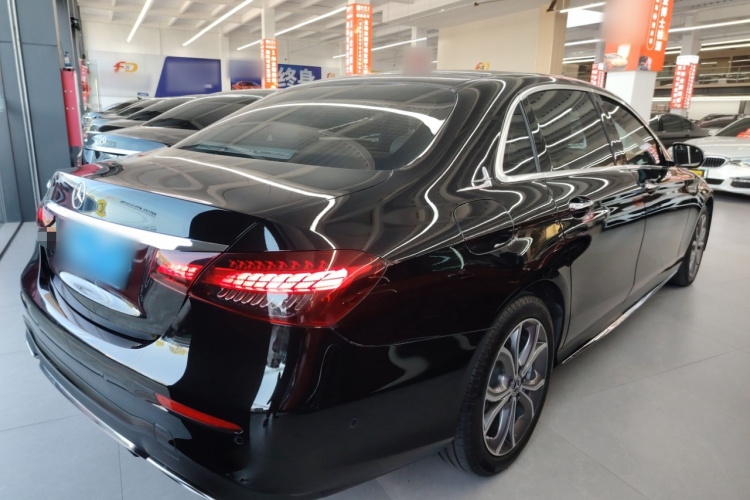 奔驰E级 2023款 改款 E 300 L 运动豪华型车身外观6005