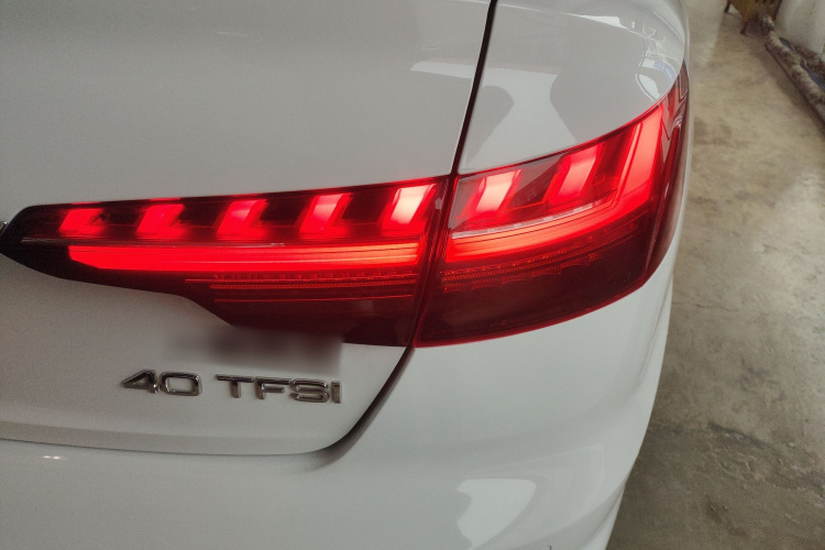 奥迪A4L 2022款 40 TFSI 时尚动感型车身外观9