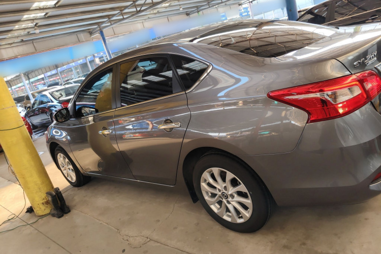 日产 轩逸 2022款 经典 1.6XE CVT舒适版车身外观4