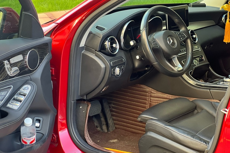 奔驰C级 2018款 C 200 L 运动版中控内饰7005