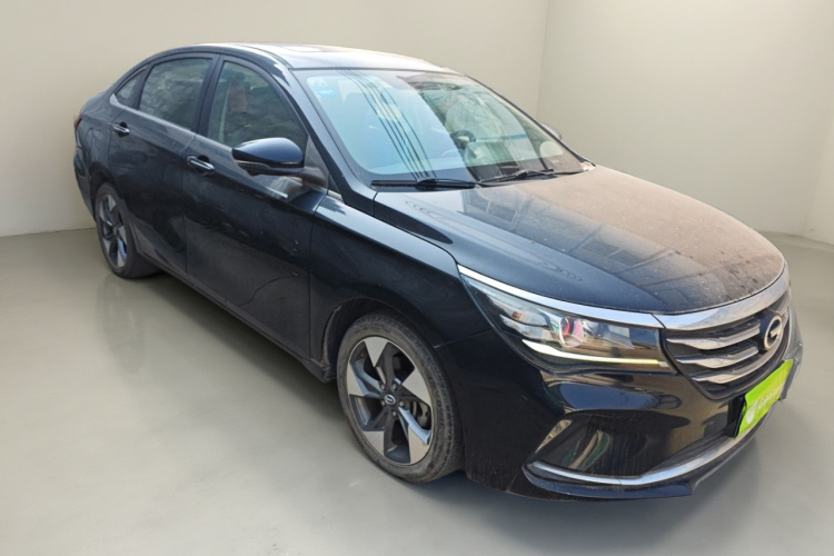 广汽传祺 传祺GA4 2018款 200T 自动尊享版车身外观3