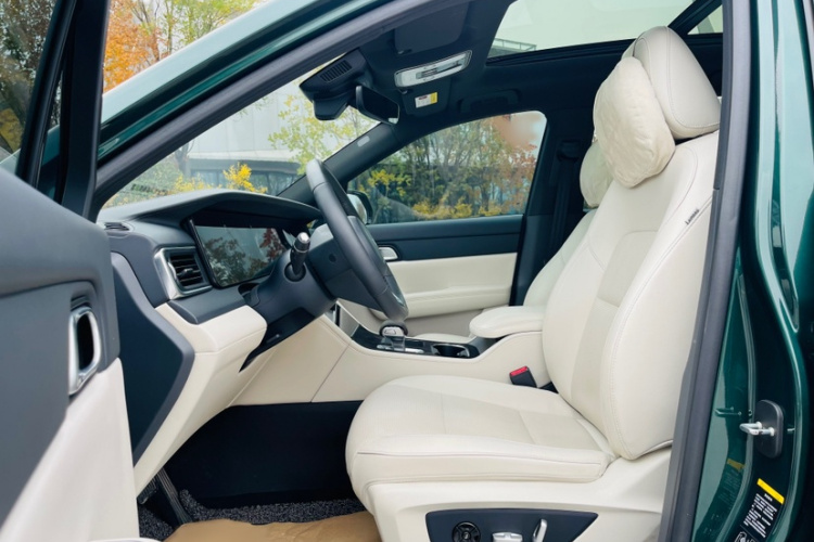 理想汽车 理想ONE 2021款 增程6座版中控内饰7007