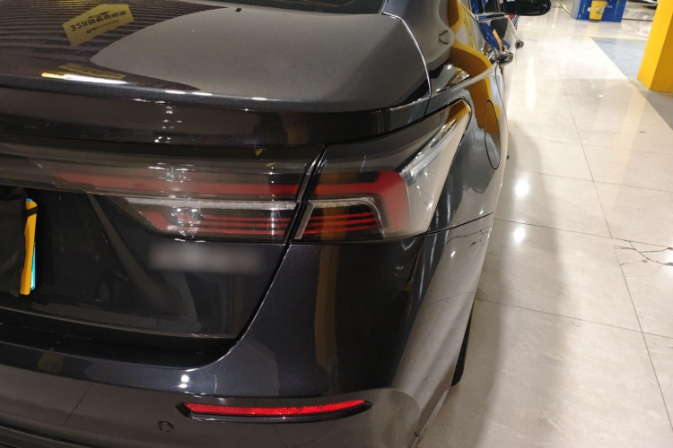 奇瑞 艾瑞泽5 PLUS 2021款 小泽 1.5L CVT型PLUS车身外观6006