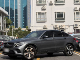 奔驰GLC轿跑 2019款 GLC 200 4MATIC 轿跑SUV