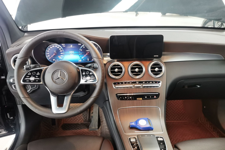 奔驰GLC 2021款 GLC 300 L 4MATIC 动感型中控内饰7002