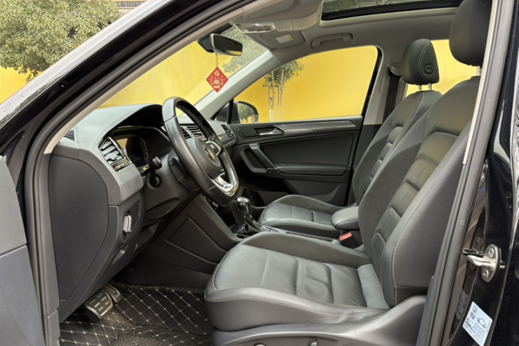 大众 途观L 2021款 380TSI 自动四驱R-Line越享版7座中控内饰7002