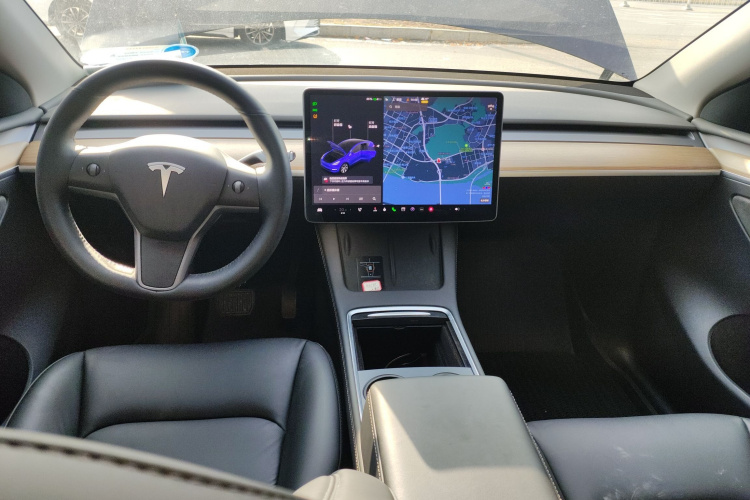 特斯拉 Model Y 2021款 标准续航后驱版中控内饰12