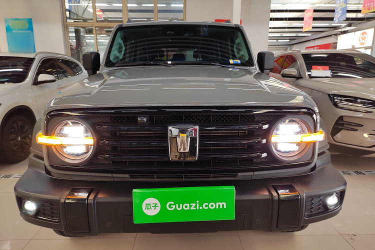 坦克300 2023款 越野版 2.0T 挑战者车身外观2