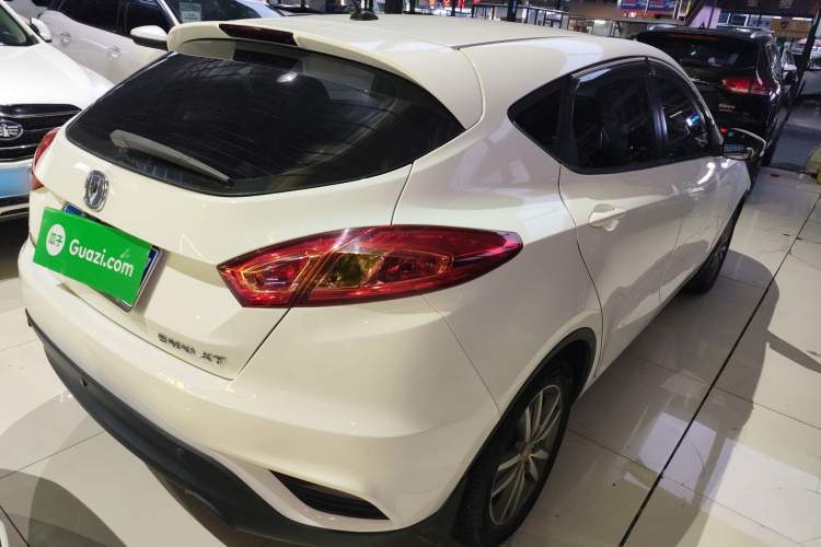 长安 逸动 2015款 1.6L 自动俊酷型 国V车身外观7