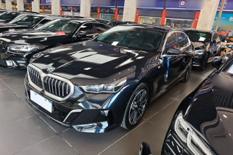 宝马5系 2025款 530Li 领先型 M运动套装