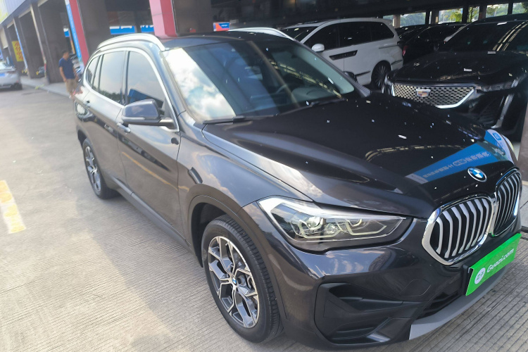 宝马X1 2021款 改款 sDrive25Li 领先型车身外观6002