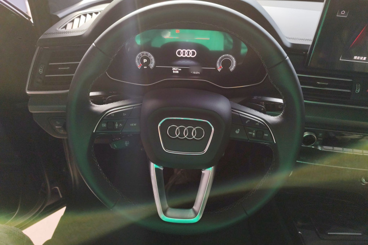 奥迪Q5L 2025款 40 TFSI 豪华动感型中控内饰13