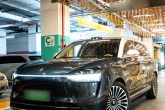 鸿蒙智行 问界M9 2025款 增程 Ultra版 52kWh 6座版