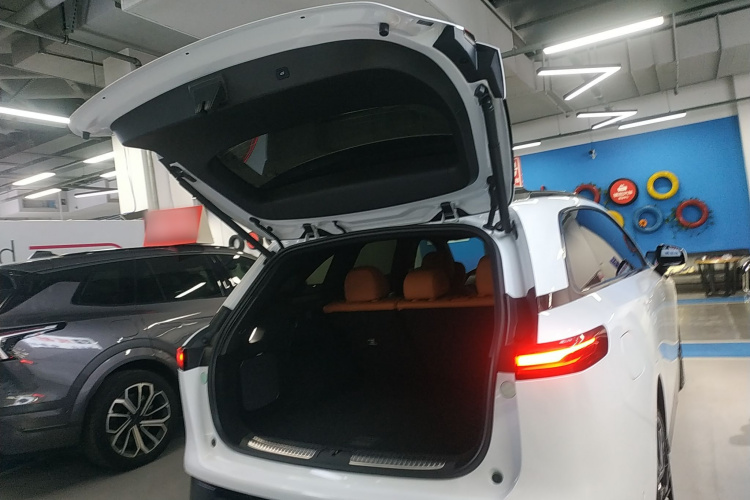 小鹏G9 2022款 570 Pro机舱底盘23