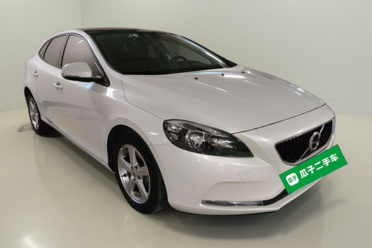 沃尔沃V40 2017款 T3 智逸版车身外观3