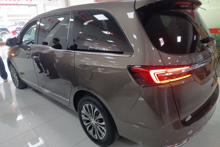 别克GL8 2021款 陆上公务舱 652T 豪华型车身外观6003