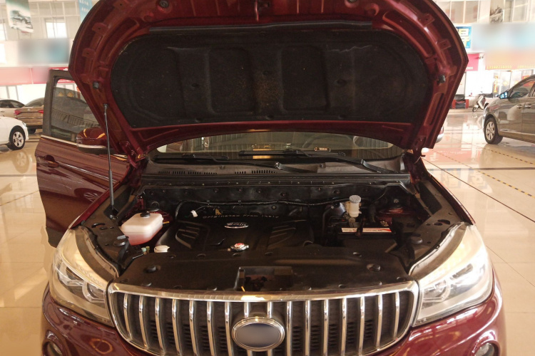 SWM斯威汽车 SWM斯威X7 2016款 1.8L 手动豪华型 7座机舱底盘24