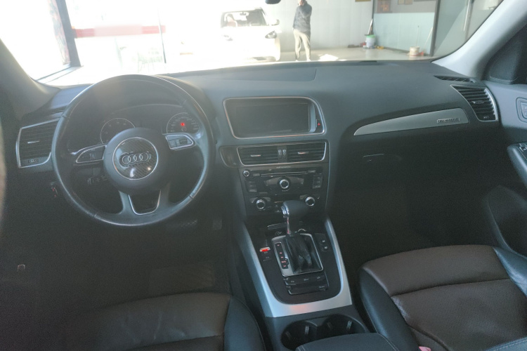 奥迪Q5 2016款 40 TFSI 技术型中控内饰7002